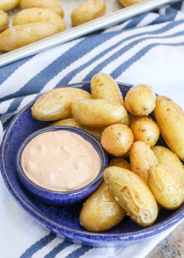 Roasted fingerling potatoes with an irresistible dipping sauce